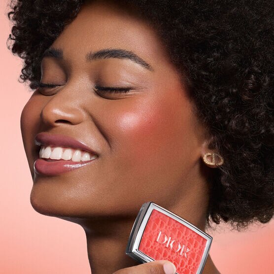 BACKSTAGE ROSY GLOW BLUSH POWDER 001